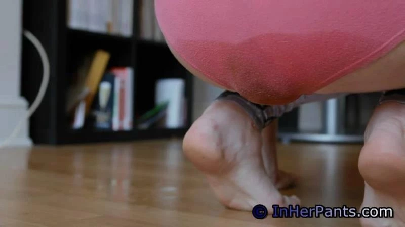 Pippa Poops her thin Stretchy Leggings - JessicaKay - FullHD [2024]